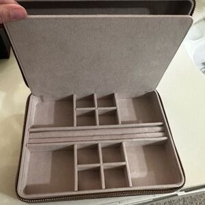 Kendra Scott travel jewelry box w/ matching accessory bag.